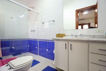 Casa para alugar com 399m², 4 quartos e 4 vagas Casa para alugar com 399m², 4 quartos e 4 vagasBanheiro da Suíte 2