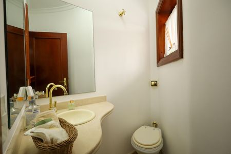 Casa para alugar com 399m², 4 quartos e 4 vagas Casa para alugar com 399m², 4 quartos e 4 vagasLavabo