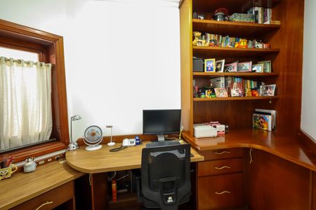 Casa para alugar com 399m², 4 quartos e 4 vagas Casa para alugar com 399m², 4 quartos e 4 vagasEscritório