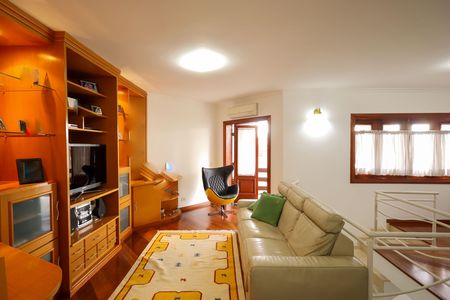 Casa para alugar com 399m², 4 quartos e 4 vagas Casa para alugar com 399m², 4 quartos e 4 vagasSala de tv