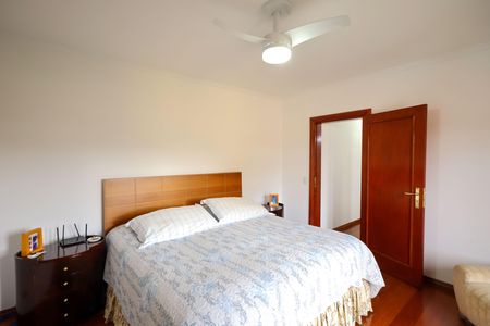 Casa para alugar com 399m², 4 quartos e 4 vagas Casa para alugar com 399m², 4 quartos e 4 vagasQuarto 1 suíte