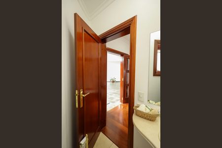 Casa para alugar com 399m², 4 quartos e 4 vagas Casa para alugar com 399m², 4 quartos e 4 vagasLavabo