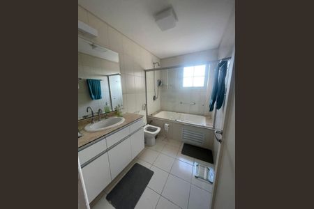 Apartamento à venda com 159m², 3 quartos e 3 vagas Apartamento à venda com 159m², 3 quartos e 3 vagasBanheiro