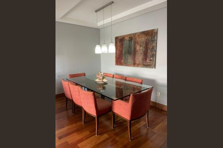 Apartamento à venda com 159m², 3 quartos e 3 vagas Apartamento à venda com 159m², 3 quartos e 3 vagasSala de Jantar