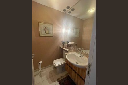 Apartamento à venda com 159m², 3 quartos e 3 vagas Apartamento à venda com 159m², 3 quartos e 3 vagasBanheiro