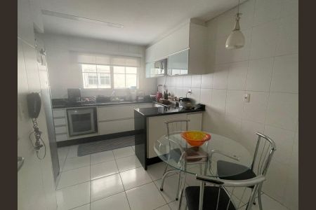 Apartamento à venda com 159m², 3 quartos e 3 vagas Apartamento à venda com 159m², 3 quartos e 3 vagasCozinha