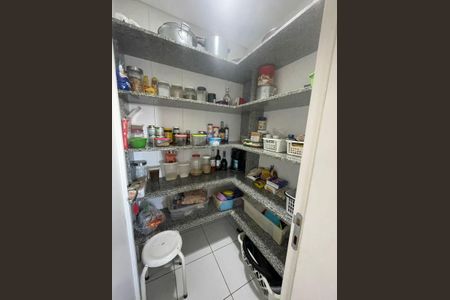 Apartamento à venda com 159m², 3 quartos e 3 vagas Apartamento à venda com 159m², 3 quartos e 3 vagasDispensa