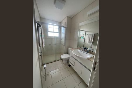 Apartamento à venda com 159m², 3 quartos e 3 vagas Apartamento à venda com 159m², 3 quartos e 3 vagasBanheiro