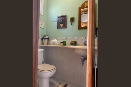 Casa de condomínio à venda com 180m², 3 quartos e 2 vagas Casa de condomínio à venda com 180m², 3 quartos e 2 vagasBanheiro 1