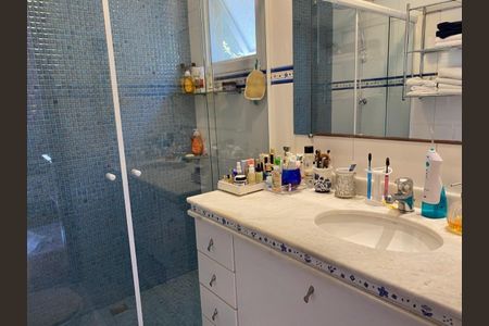Casa de condomínio à venda com 180m², 3 quartos e 2 vagas Casa de condomínio à venda com 180m², 3 quartos e 2 vagasBanheiro 2