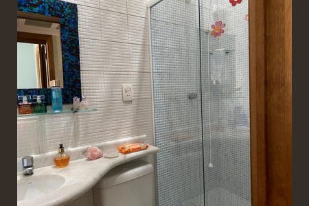 Casa de condomínio à venda com 180m², 3 quartos e 2 vagas Casa de condomínio à venda com 180m², 3 quartos e 2 vagasBanheiro 3