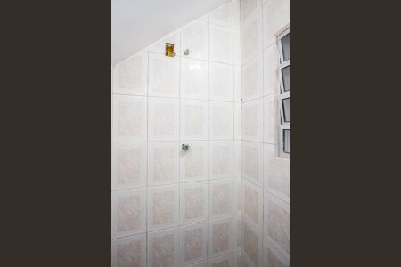 Banheiro de casa para alugar com 1 quarto, 50m² em Jardim Casablanca, São Paulo
