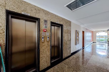 Apartamento à venda com 70m², 3 quartos e 1 vaga Apartamento à venda com 70m², 3 quartos e 1 vagaÁrea comum