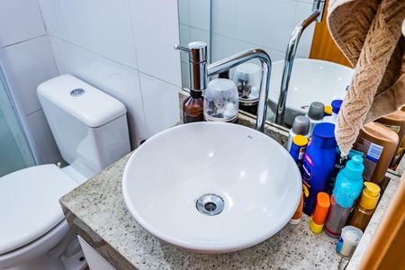 Apartamento à venda com 44m², 2 quartos e 1 vaga Apartamento à venda com 44m², 2 quartos e 1 vagaBanheiro