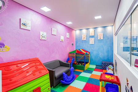 Apartamento à venda com 44m², 2 quartos e 1 vaga Apartamento à venda com 44m², 2 quartos e 1 vagaSala de jogos e brinquedoteca