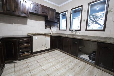 Apartamento para alugar com 180m², 3 quartos e sem vaga Apartamento para alugar com 180m², 3 quartos e sem vagaCozinha
