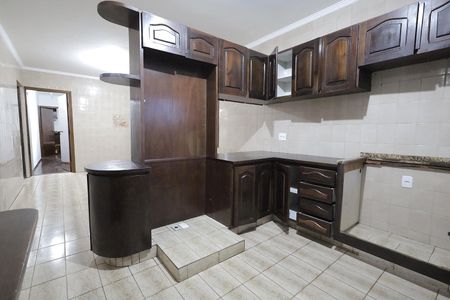 Apartamento para alugar com 180m², 3 quartos e sem vaga Apartamento para alugar com 180m², 3 quartos e sem vagaCozinha