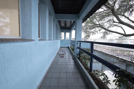 Apartamento para alugar com 180m², 3 quartos e sem vaga Apartamento para alugar com 180m², 3 quartos e sem vagaSacada