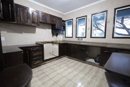 Apartamento para alugar com 180m², 3 quartos e sem vaga Apartamento para alugar com 180m², 3 quartos e sem vagaCozinha