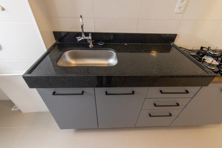 Apartamento à venda com 44m², 2 quartos e 1 vaga Apartamento à venda com 44m², 2 quartos e 1 vagaCozinha e Área de Serviço