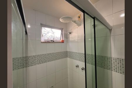 Casa de condomínio à venda com 360m², 4 quartos e 3 vagas Casa de condomínio à venda com 360m², 4 quartos e 3 vagasSuíte 2 - Banheiro