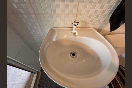 Casa de condomínio à venda com 360m², 4 quartos e 3 vagas Casa de condomínio à venda com 360m², 4 quartos e 3 vagasÁrea externa - Banheiro