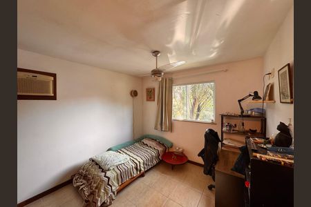 Casa de condomínio à venda com 360m², 4 quartos e 3 vagas Casa de condomínio à venda com 360m², 4 quartos e 3 vagasSuíte 2