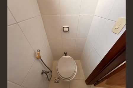 Casa de condomínio à venda com 360m², 4 quartos e 3 vagas Casa de condomínio à venda com 360m², 4 quartos e 3 vagasSuíte 1 (Master) - Banheiro