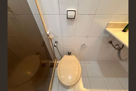 Casa de condomínio à venda com 360m², 4 quartos e 3 vagas Casa de condomínio à venda com 360m², 4 quartos e 3 vagasSuíte 3 - Banheiro