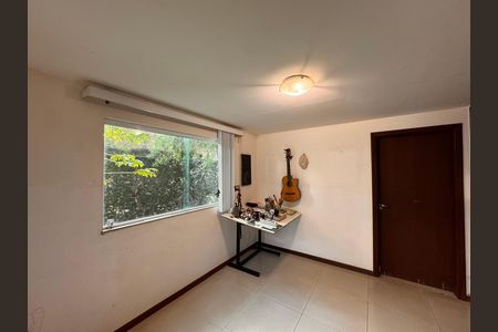 Casa de condomínio à venda com 360m², 4 quartos e 3 vagas Casa de condomínio à venda com 360m², 4 quartos e 3 vagasSuíte 4