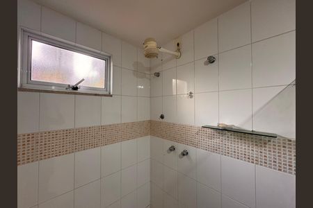 Casa de condomínio à venda com 360m², 4 quartos e 3 vagas Casa de condomínio à venda com 360m², 4 quartos e 3 vagasSuíte 4 - Banheiro