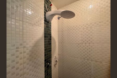 Casa de condomínio à venda com 360m², 4 quartos e 3 vagas Casa de condomínio à venda com 360m², 4 quartos e 3 vagasÁrea externa - Banheiro