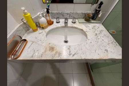 Casa de condomínio à venda com 360m², 4 quartos e 3 vagas Casa de condomínio à venda com 360m², 4 quartos e 3 vagasSuíte 2 - Banheiro
