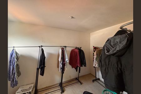 Casa de condomínio à venda com 360m², 4 quartos e 3 vagas Casa de condomínio à venda com 360m², 4 quartos e 3 vagasSuíte 1 (Master) - Closet