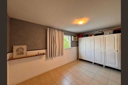 Casa de condomínio à venda com 360m², 4 quartos e 3 vagas Casa de condomínio à venda com 360m², 4 quartos e 3 vagasSuíte 3