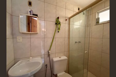 Casa de condomínio à venda com 360m², 4 quartos e 3 vagas Casa de condomínio à venda com 360m², 4 quartos e 3 vagasÁrea de Serviço - Banheiro