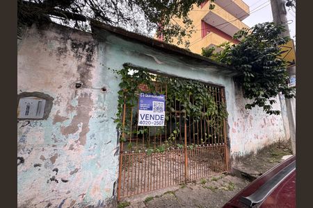 Fachada com Placa de casa à venda com 2 quartos, 225m² em Conceicao, Osasco
