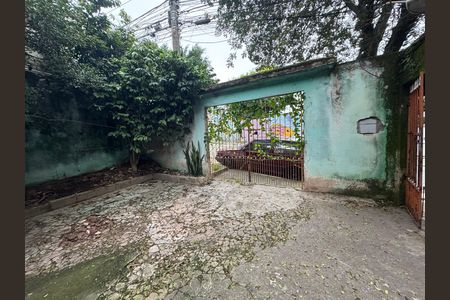 Casa à venda com 225m², 2 quartos e 2 vagas Casa à venda com 225m², 2 quartos e 2 vagasGaragem