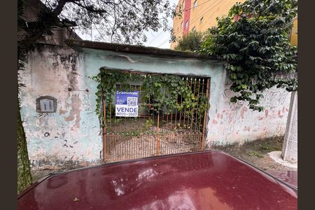 Fachada com placa de casa à venda com 2 quartos, 225m² em Conceicao, Osasco