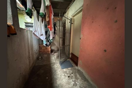 Casa à venda com 225m², 2 quartos e 2 vagas Casa à venda com 225m², 2 quartos e 2 vagasÁrea de Serviço