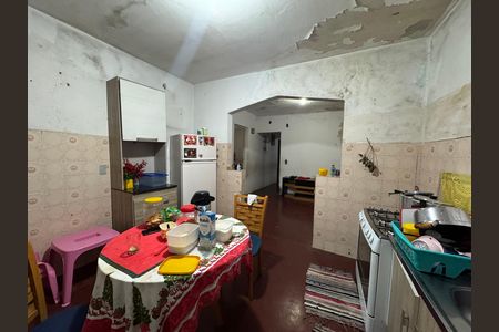 Casa à venda com 225m², 2 quartos e 2 vagas Casa à venda com 225m², 2 quartos e 2 vagasCozinha - Casa 01