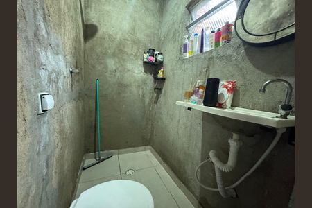 Casa à venda com 225m², 2 quartos e 2 vagas Casa à venda com 225m², 2 quartos e 2 vagasBanheiro - Casa 02