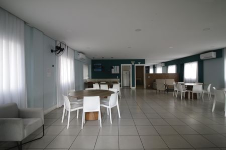 Apartamento para alugar com 43m², 2 quartos e sem vagaÁrea comum - Salão de festas