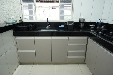 Casa à venda com 300m², 6 quartos e 4 vagas