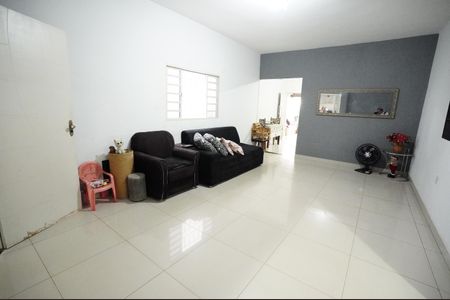 Casa à venda com 300m², 6 quartos e 4 vagas