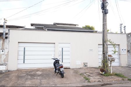 Casa à venda com 6 quartos, 300m² em Residencial Vereda dos Buritis, Goiânia