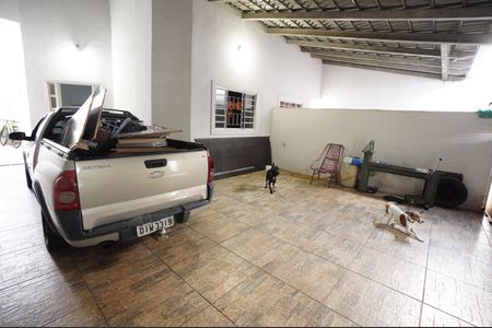 Casa à venda com 300m², 6 quartos e 4 vagas