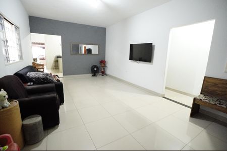 Casa à venda com 6 quartos, 300m² em Residencial Vereda dos Buritis, Goiânia