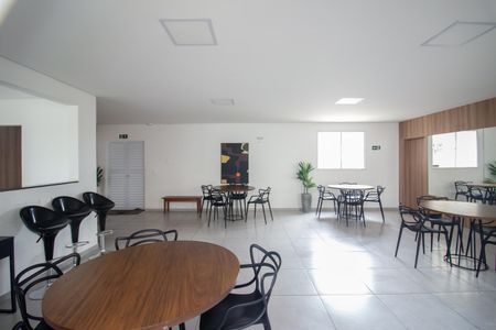 Apartamento para alugar com 50m², 2 quartos e 1 vaga Apartamento para alugar com 50m², 2 quartos e 1 vagaÁrea comum - Salão de festas