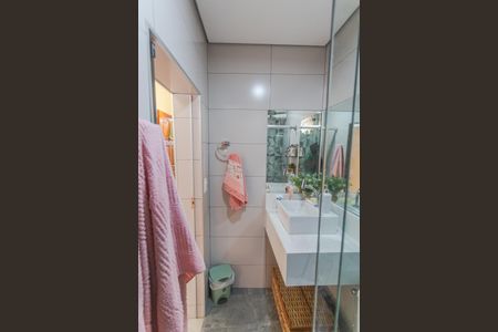 Casa à venda com 380m², 2 quartos e 3 vagas Casa à venda com 380m², 2 quartos e 3 vagasBanheiro Social